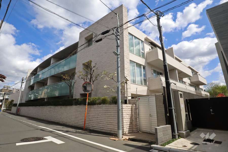 グランドヒルズ目黒東が丘の外観（南西側から）