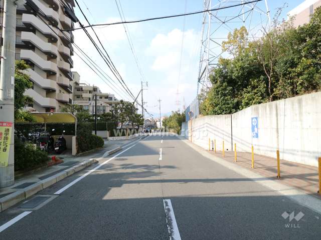 敷地北側の前面道路