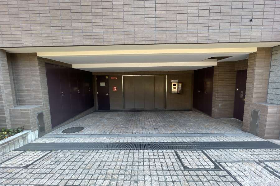 敷地内駐車場（屋内機械式）