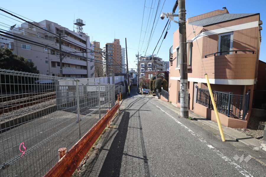 敷地南東側の前面道路　