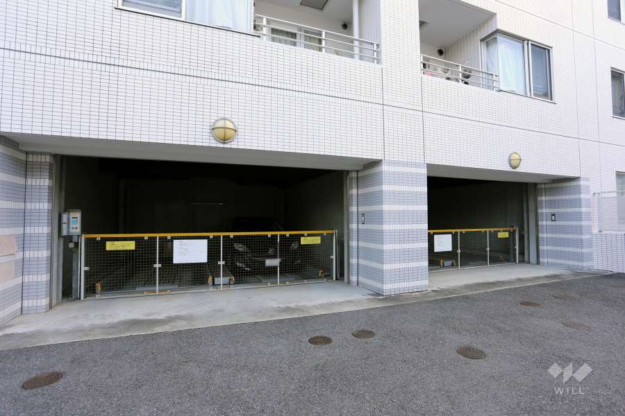 敷地内駐車場（屋内機械式）