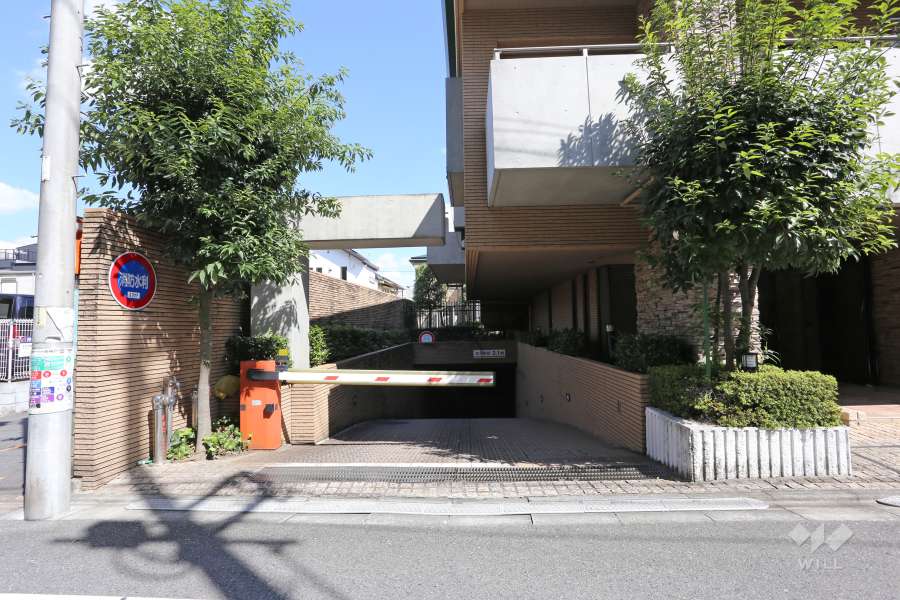 駐車場の出入り口