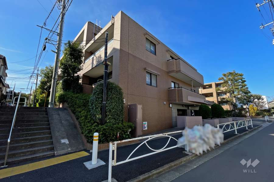 ライオンズマンション祐天寺の外観（北西側から）