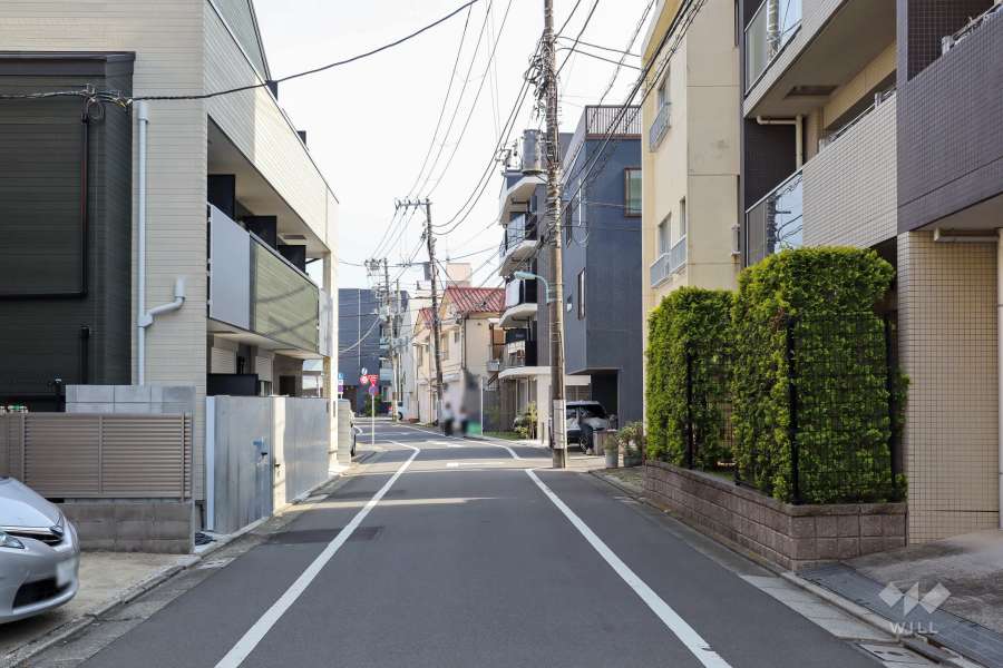 敷地東側の前面道路