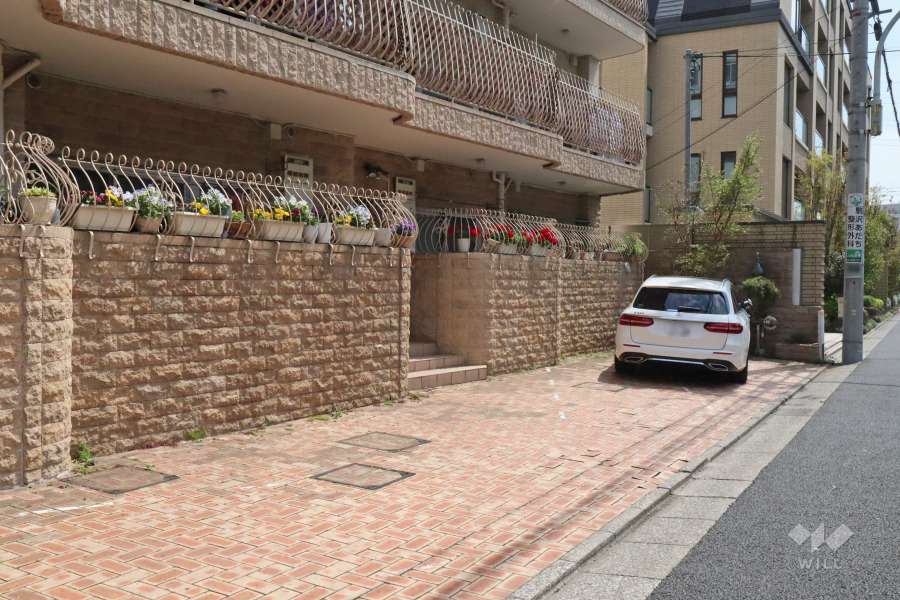 敷地内駐車場（屋外平面式）