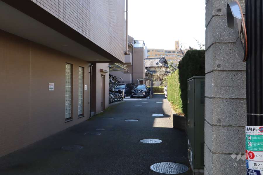 敷地内駐車場（屋外平面式）