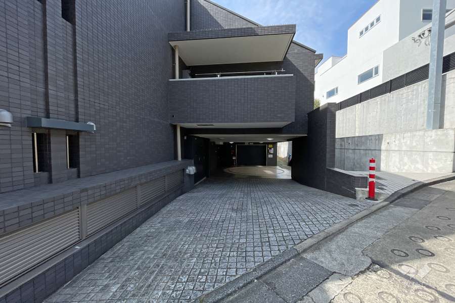 駐車場の出入り口