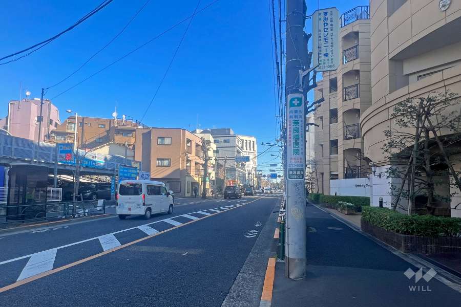 敷地北側の前面道路