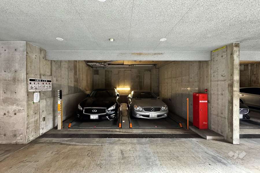敷地内駐車場（屋内機械式）