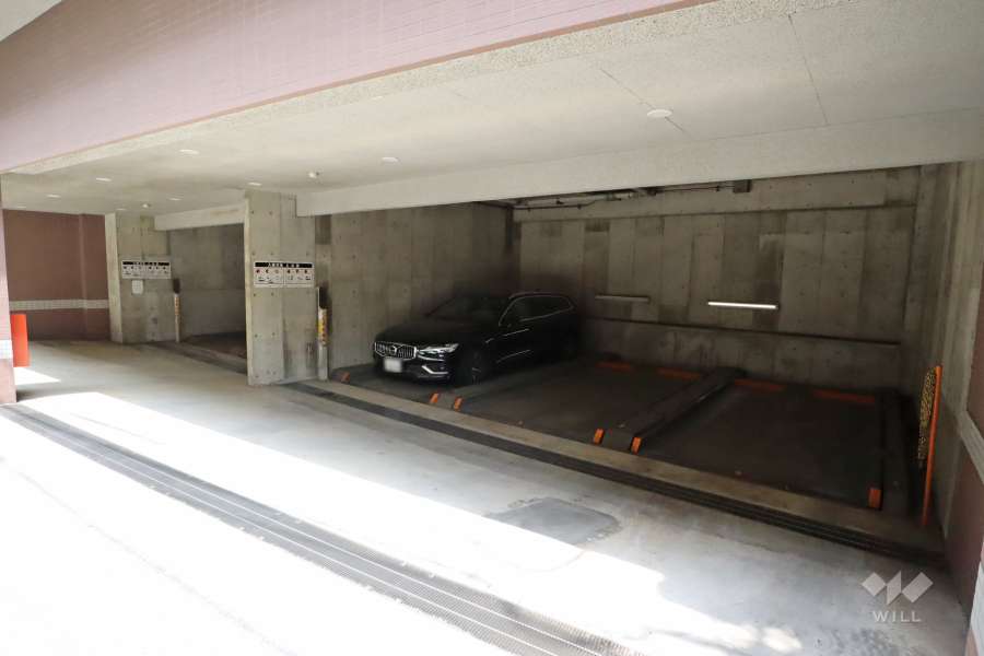 敷地内駐車場（屋内機械式）　
