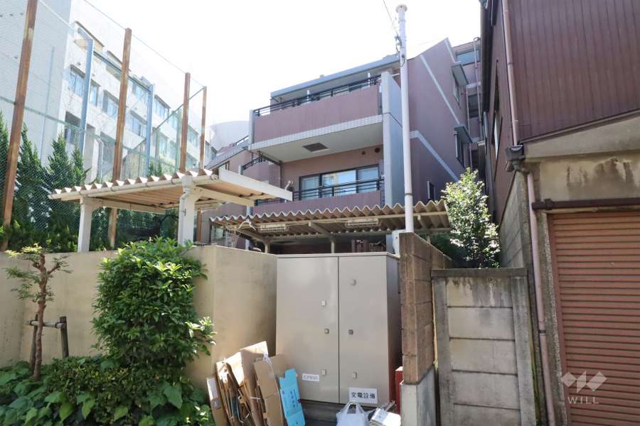 クレッセント祐天寺の外観(西側から)