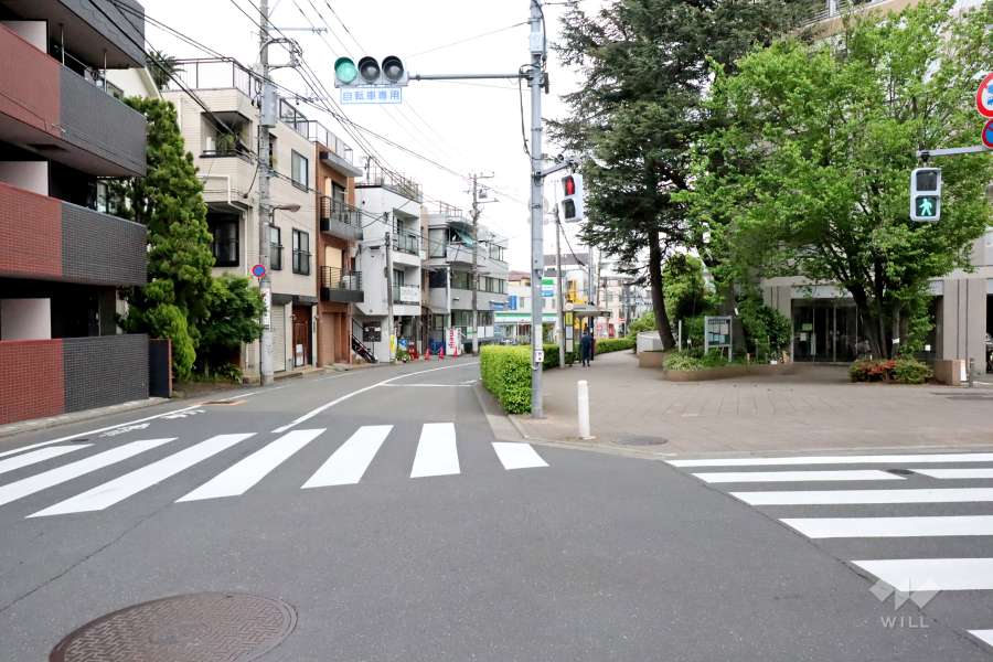 敷地北東側の前面道路