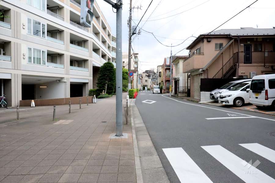敷地北西側の前面道路