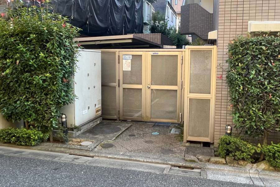 駐輪場出入口