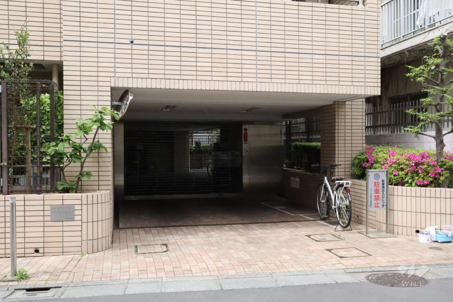 駐車場の出入り口