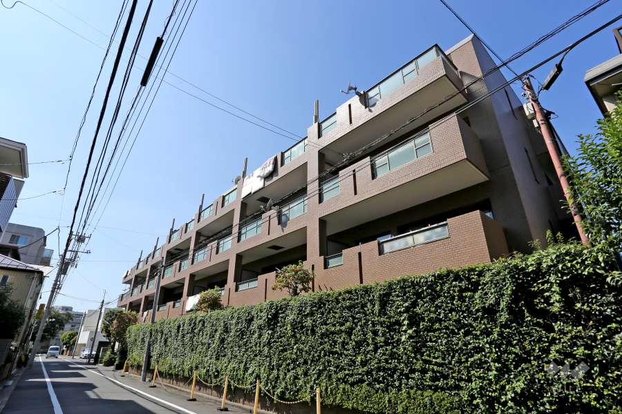クレストコート碑文谷の外観（南東側から）