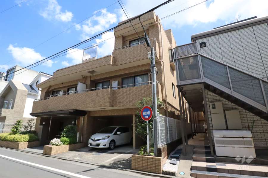 ソフィア学芸大学の外観(南西側から)