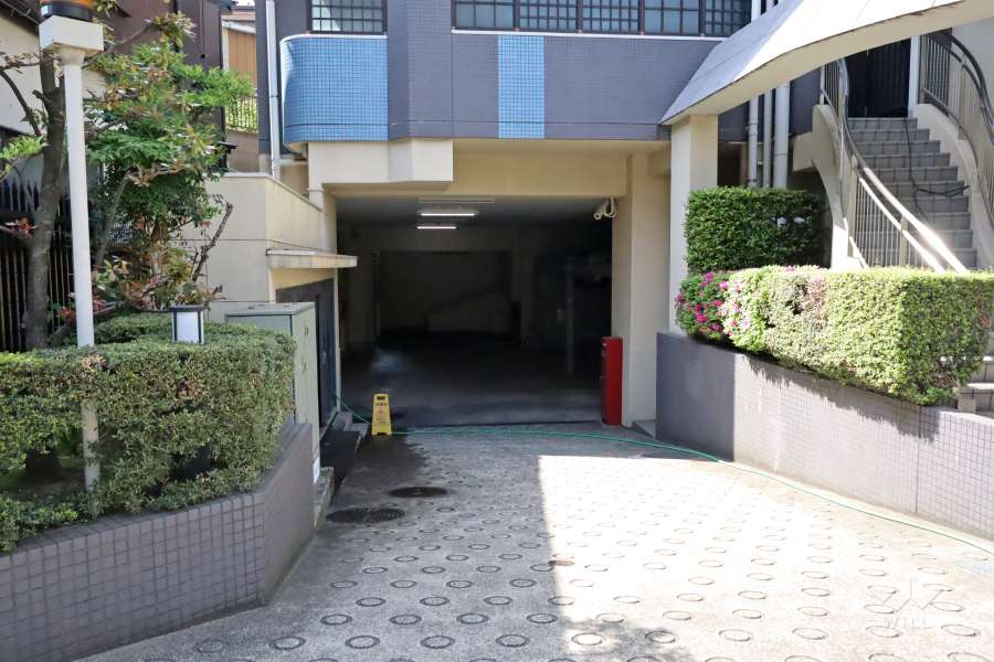 駐車場の出入り口