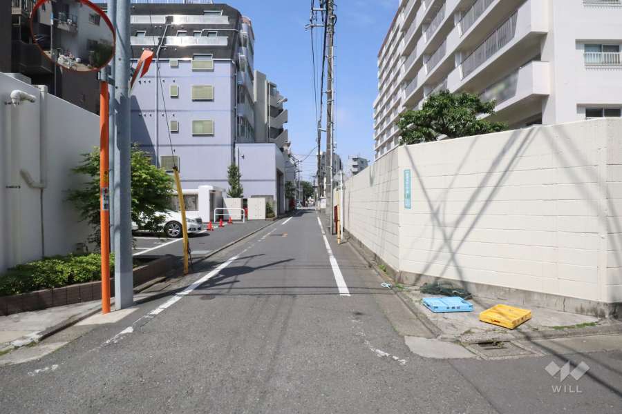 敷地南側の前面道路　