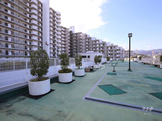 駐車場上部の広場