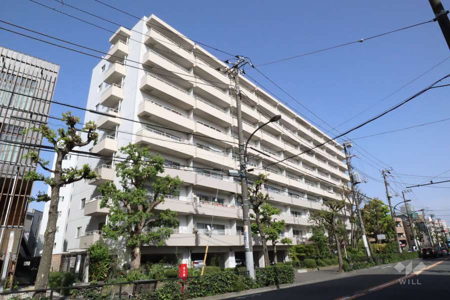 マンションニュー目黒の外観(西側から)　