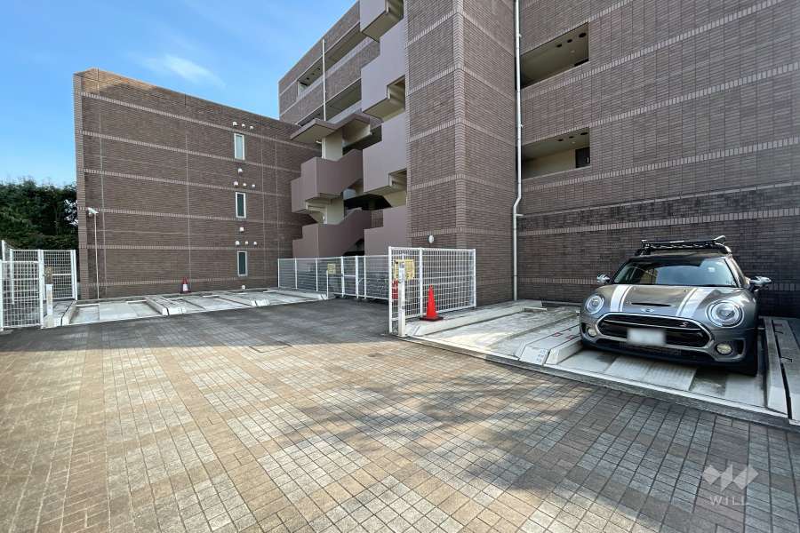 敷地内駐車場（屋外機械式）