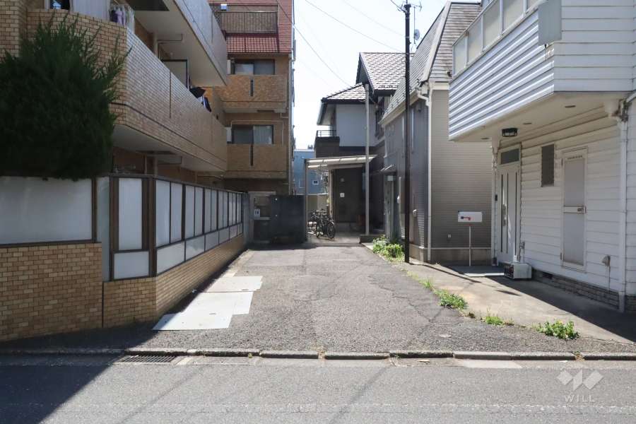 敷地の西側道路