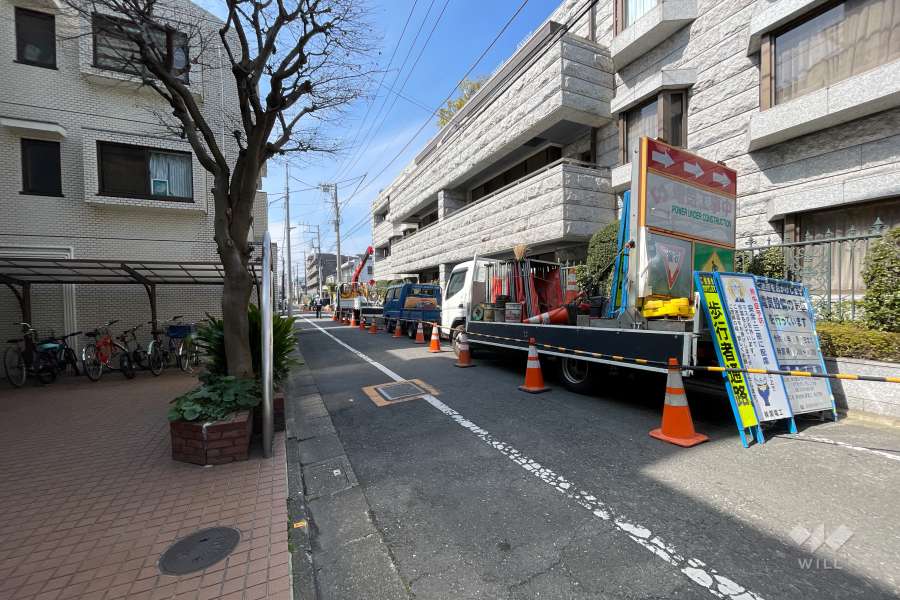 敷地南側の前面道路　
