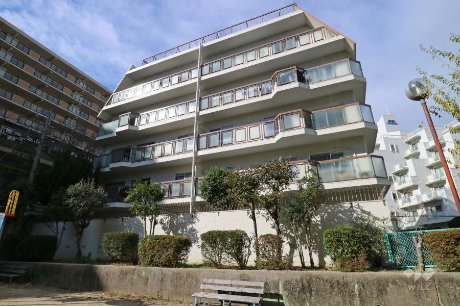 パレブラン宝塚の外観（東側から）