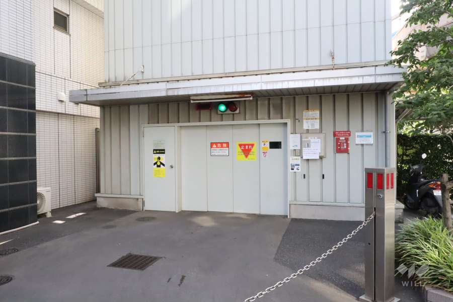 駐車場の出入り口
