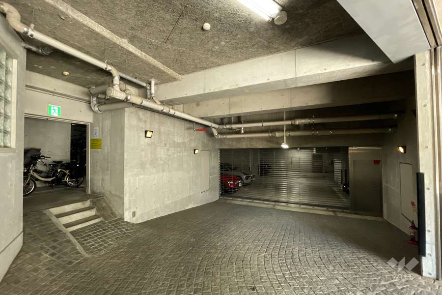 敷地内駐車場（屋内平面式）