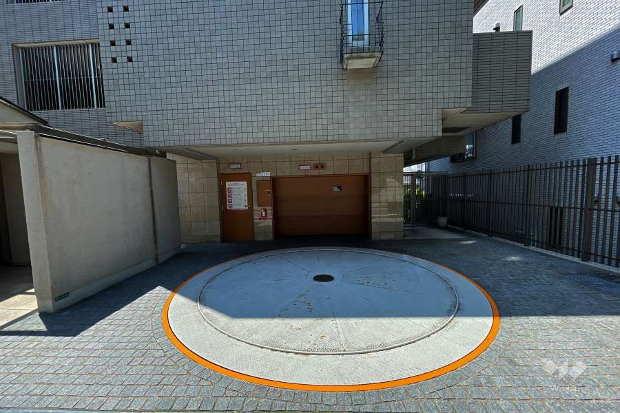 敷地内駐車場（屋内機械式）