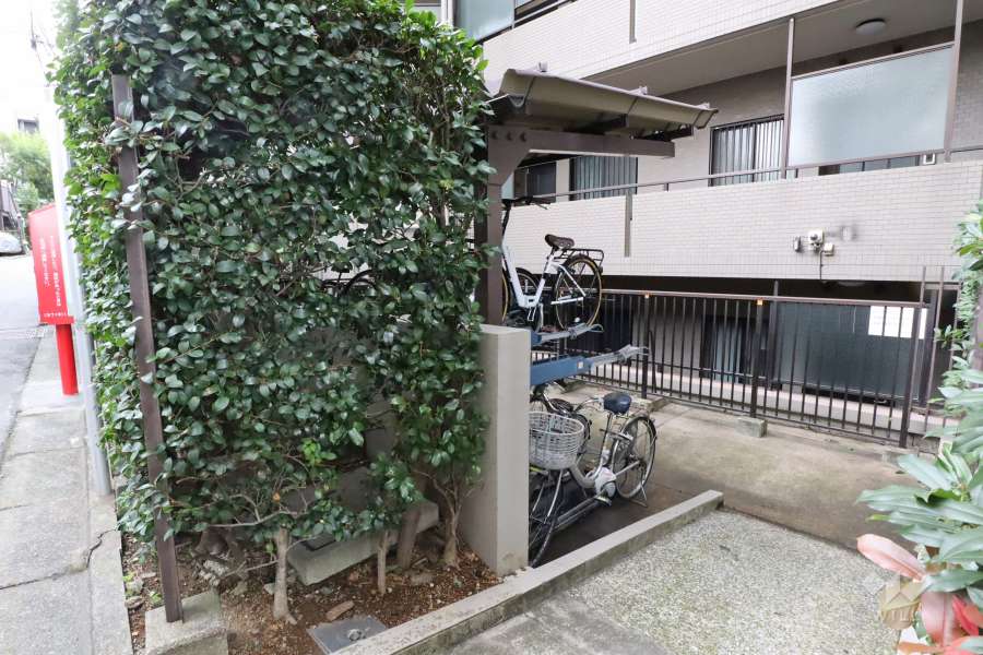 駐輪場（屋根付き）