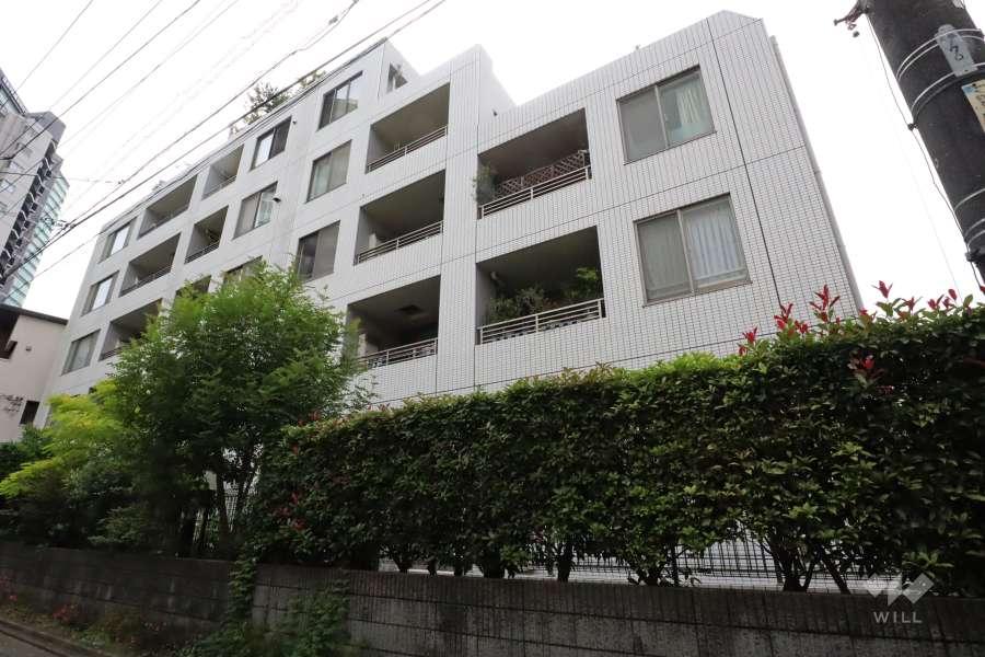 アールブラン目黒青葉台の外観(北東側から)