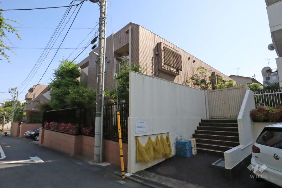 ファミールヒルズ目黒東山の外観(北西側から)