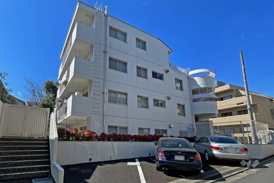 アルカサーノ中目黒の外観（東側から）