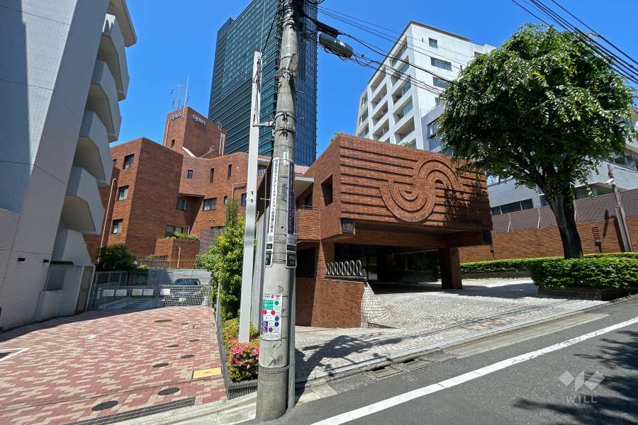 オパス青葉台の外観（南東側から）