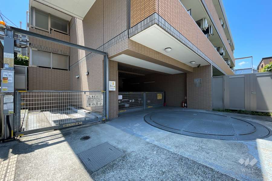 敷地内駐車場（屋内機械式）