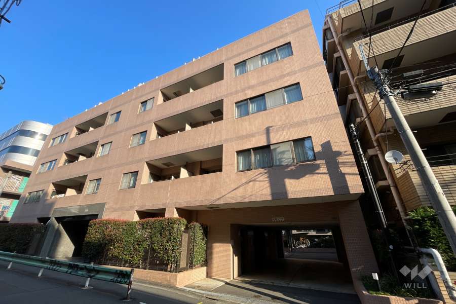 コスモ目黒東山の外観（南東側から）