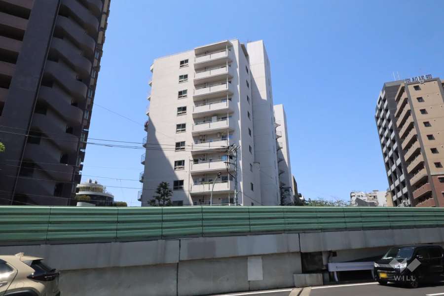 目黒パークマンションの外観(東側から)