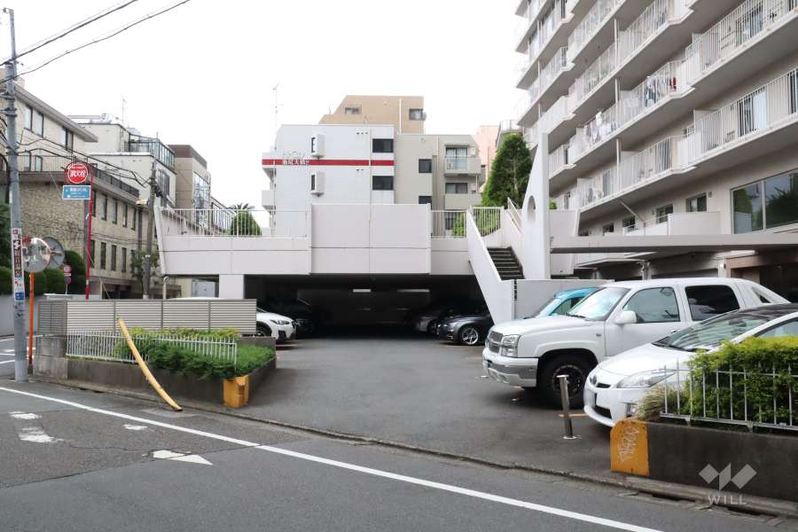 駐車場の出入り口