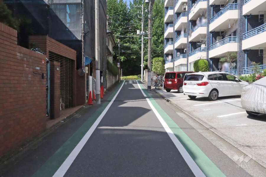 敷地南東側の前面道路