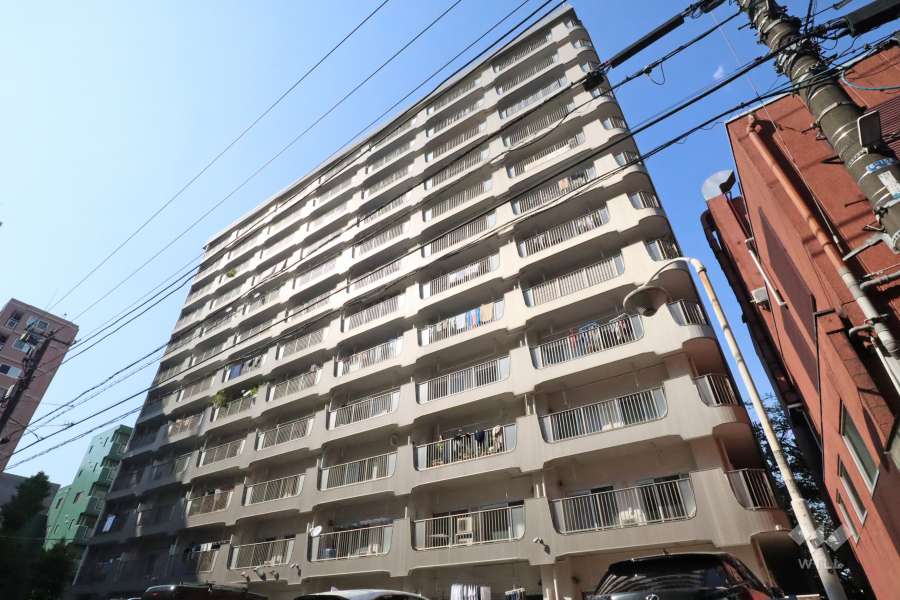 青葉台フラワーマンションの外観(南側から)