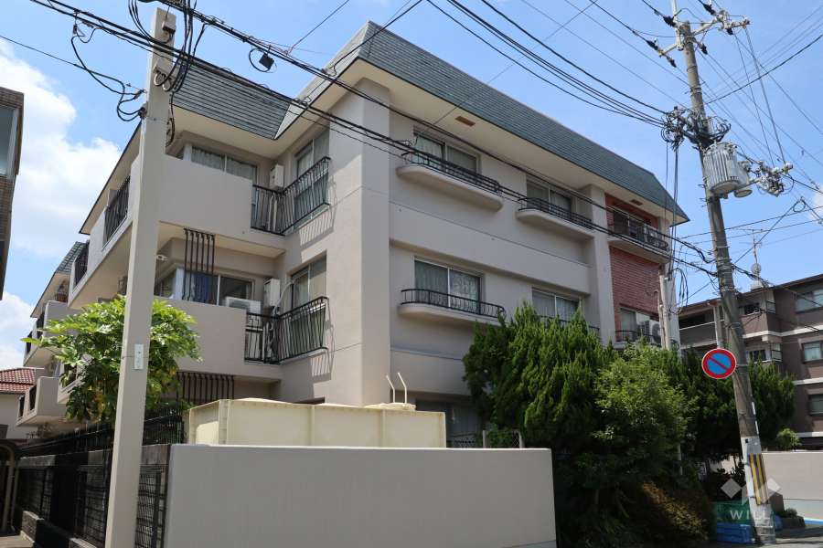 新伊丹グランドハイツコーワの外観（北東側から）