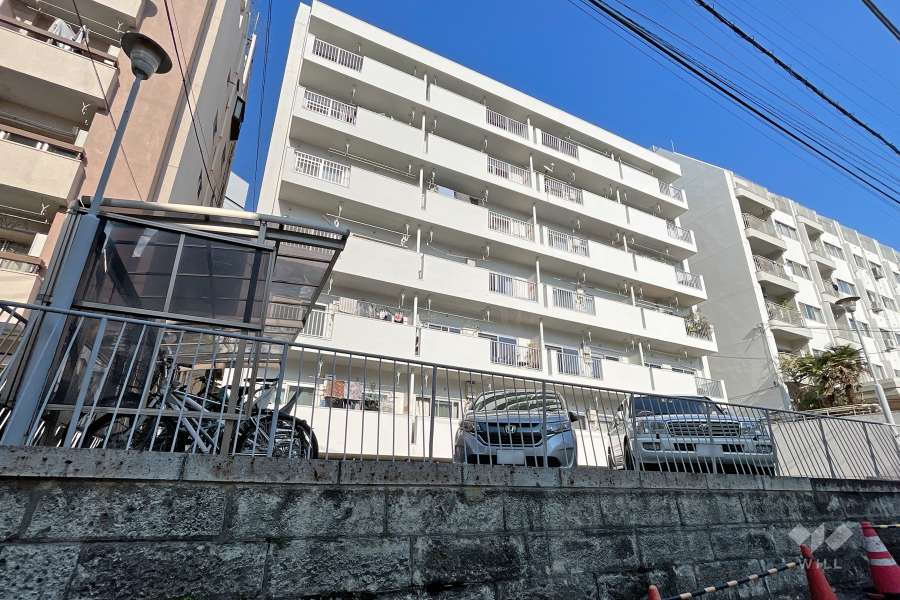 目黒ロイヤルハイツの外観（西側から）