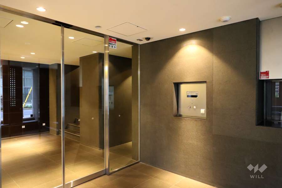 エントランスはオートロック付きです。