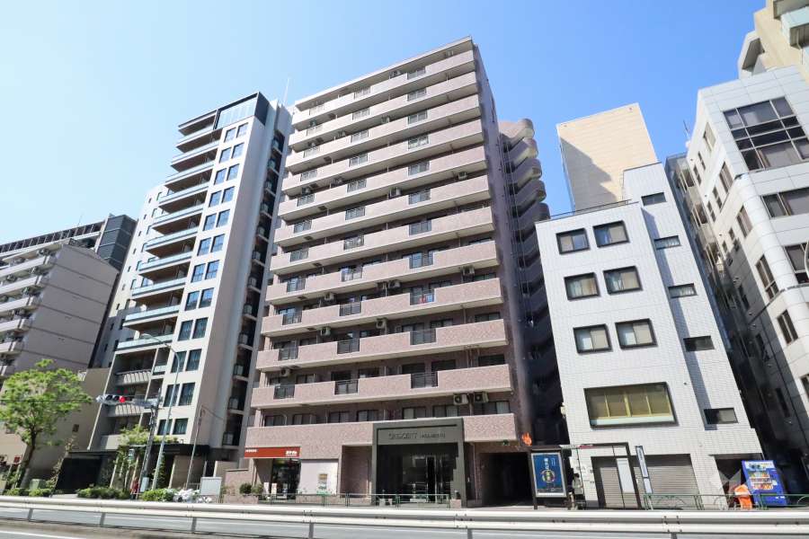 クレッセント中目黒の外観(北側から)