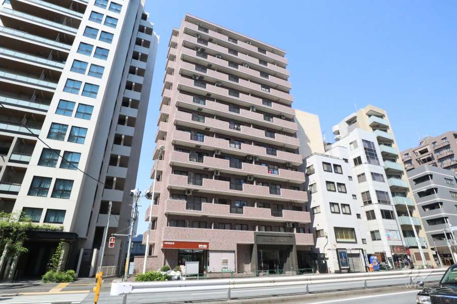 クレッセント中目黒の外観(東側から)