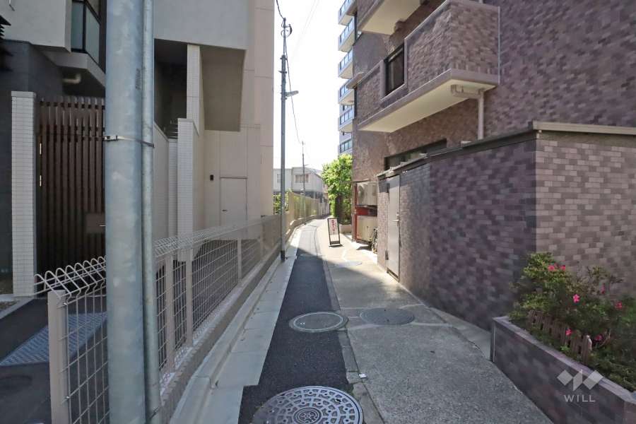 敷地南東側の前面道路