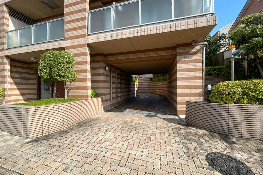 駐車場の出入り口